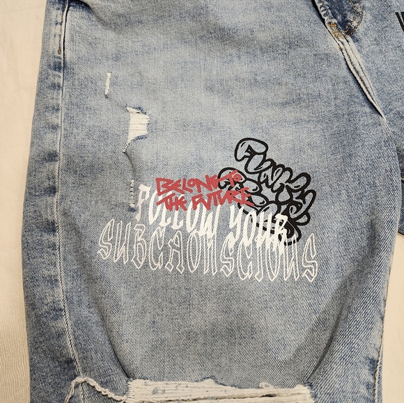 ZARA Mens Relaxed Shorts in Painted Denim - size 34 - Picture 6 of 11